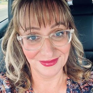 Meet your Posher, Andrea